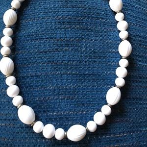 Vintage white beaded necklace w silvertone spacers